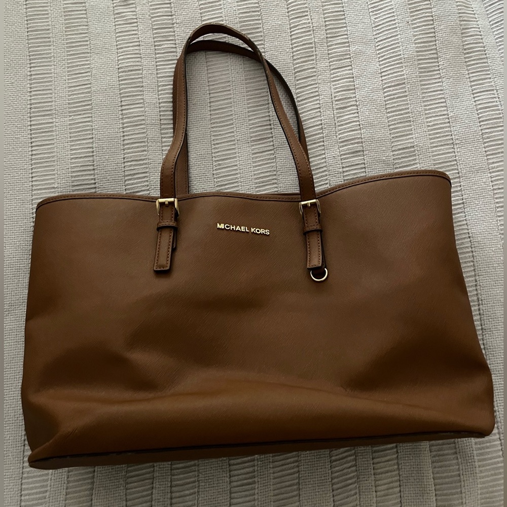 MICHAEL Michael Kors Jet Set Travel Leather Bag